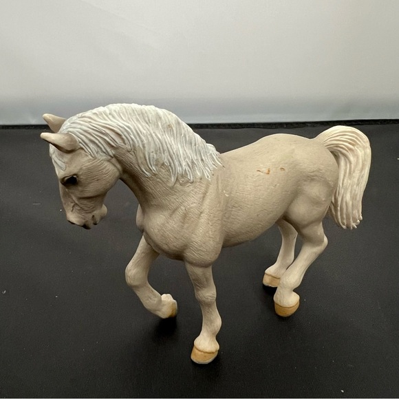 Schleich Horse LIPIZZANER STALLION Gray White Figure Toy Retired 2004 - Picture 2 of 4